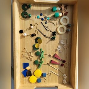 14 pairs of earing (display tray is not included)